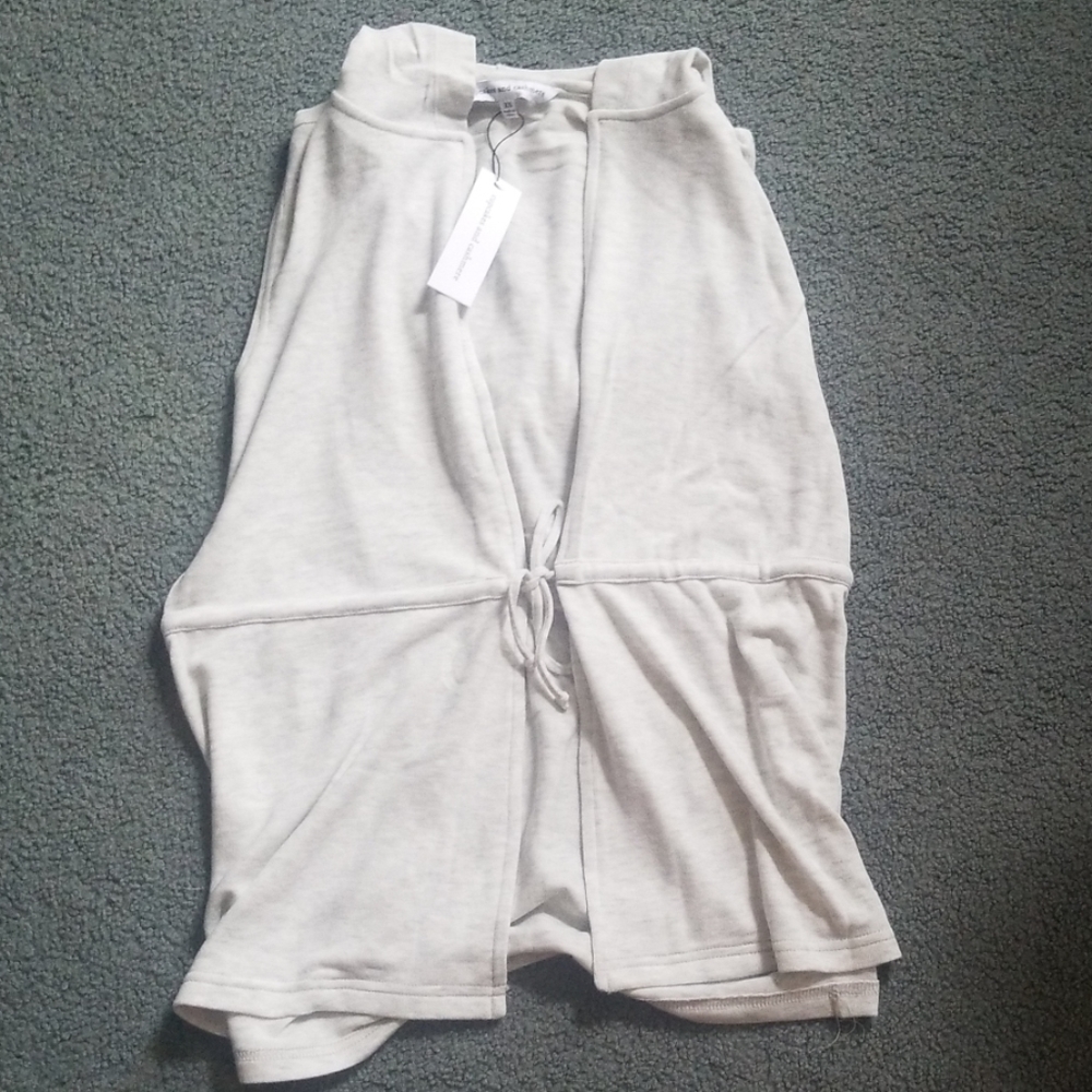 Cupcakes & Cashmere Heather Ash Able Vest